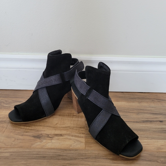 Diba True Size 10, Black Bootie - Picture 5 of 7